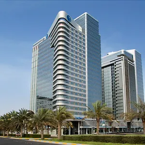 מלון Pearl Rotana Capital Centre